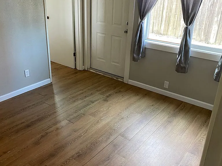 100 Commercial Ave — Photo 15