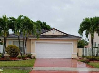 319 SW 195th Ave, Pembroke Pines, FL 33029