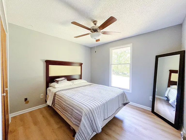 226 Flowers Ln — Photo 3