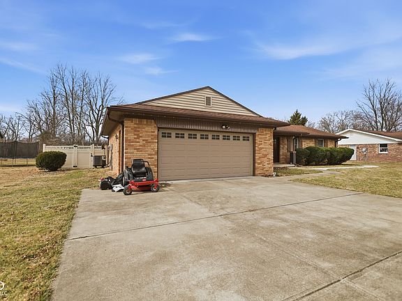 4th image of 98 E Meadow Glen Dr