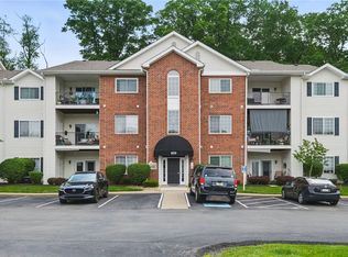 850 Hidden Ridge Ct APT 101, South Park, PA 15129