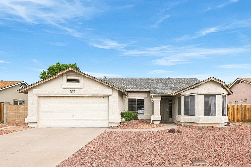 3 bed, 2.0 bath, 1420 sqft, $2,210 — Photo 1