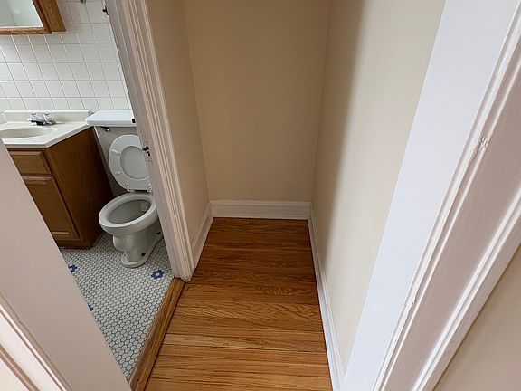 4th image of 6102 W Cermak Rd #7