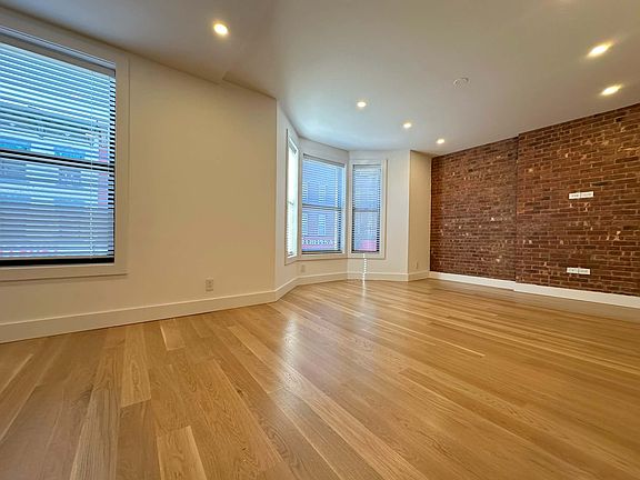 4th image of 706 Manhattan Ave APT 2