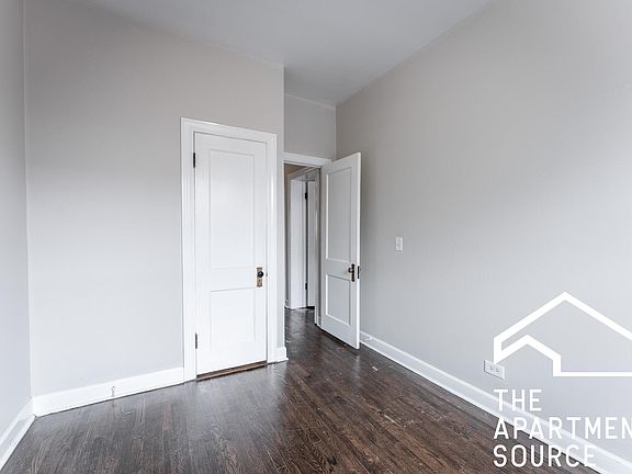 5th image of 4657 N Lincoln Ave #2