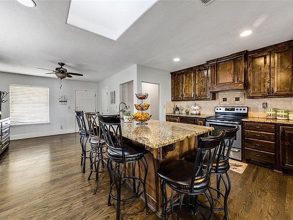 5th image of 11942 Garden Grove Dr