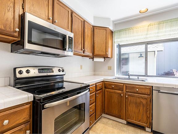 3rd image of 1755 Novato Boulevard #C5