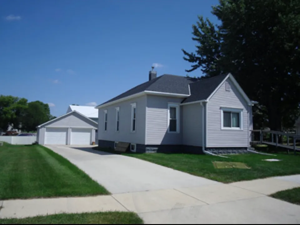 150 N 3rd Ave