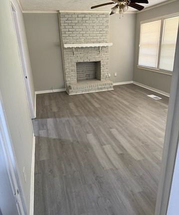 5th image of 212 Wallis St