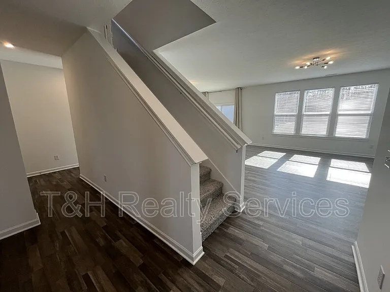 4801 Summerfield Dr — Photo 9