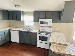 Village Oaks — Photo 8