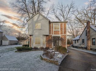 1451 Courtland Blvd, Rochester Hills, MI 48307