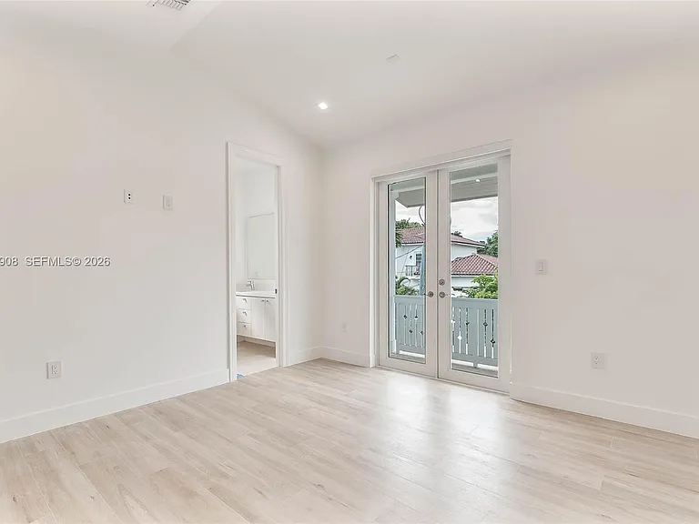 3406 Ponce De Leon Blvd — Photo 9