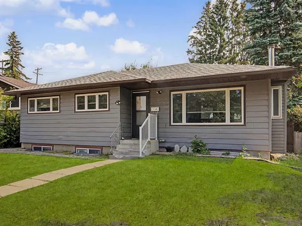 18 W Collingwood Pl NW, Calgary, AB T2L 0P9