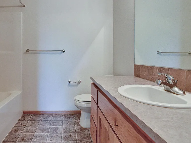 2215 Sam Parrett Dr — Photo 18
