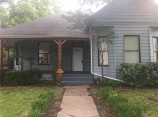 735 N Robinson St, Cleburne, TX 76031