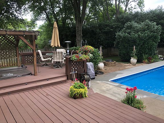 2nd image of 114 Grande Oaks Ct