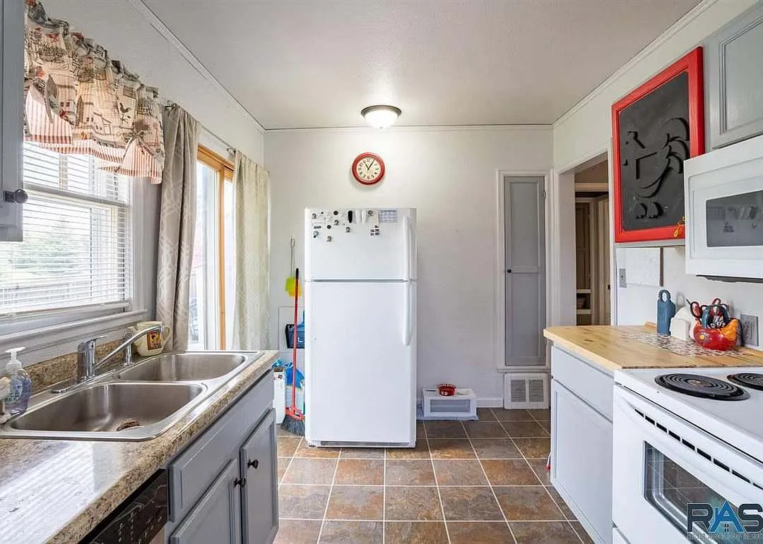 804 East Presentation Street - 1 — Photo 1
