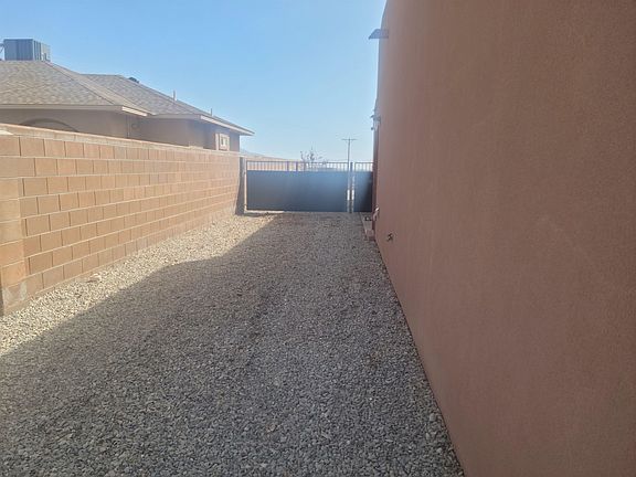 2nd image of 716 Tierra Bella Dr