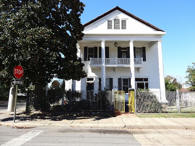 1st image of 330 Saint James St