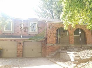 2904 NW Chelsea Pl, Blue Springs, MO 64015