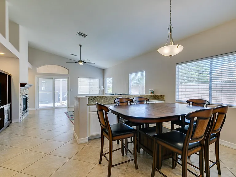 489 First Light St — Photo 4