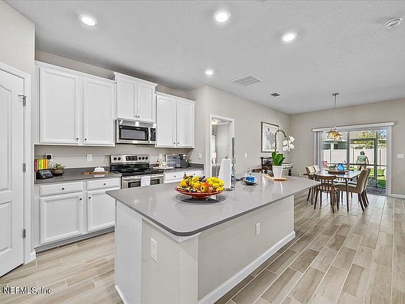 3rd image of 7092 LONGLEAF BRANCH Drive