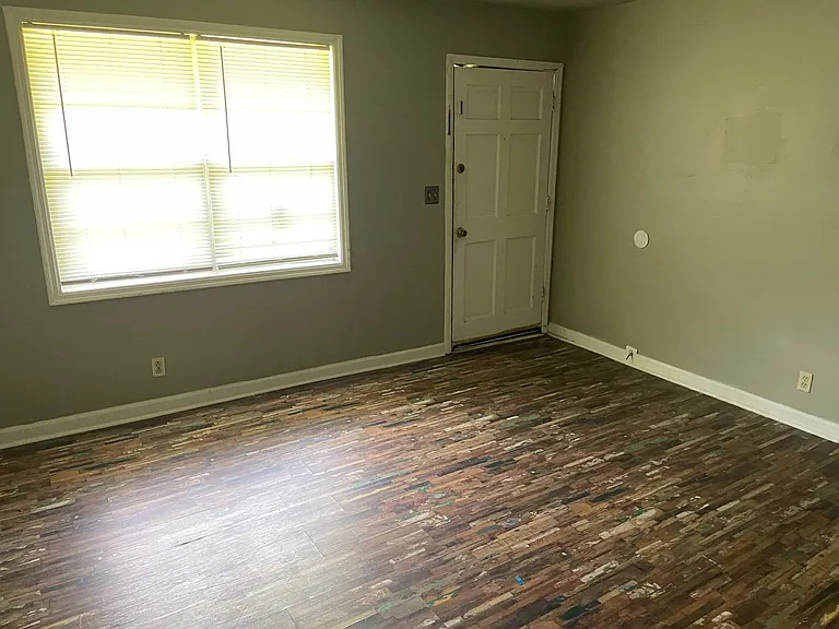107 Martin Ave #B — Photo 3