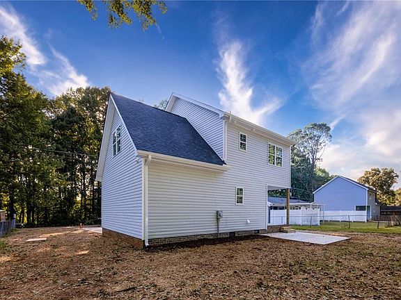 5th image of 3417 Derby Pl