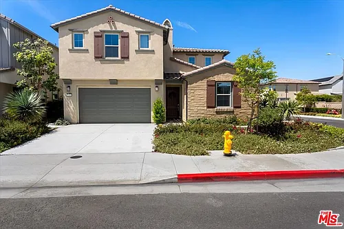 21181 Strathmoor Ln Photo 1