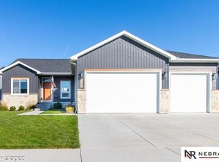 7246 N 49th St, Lincoln, NE 68514