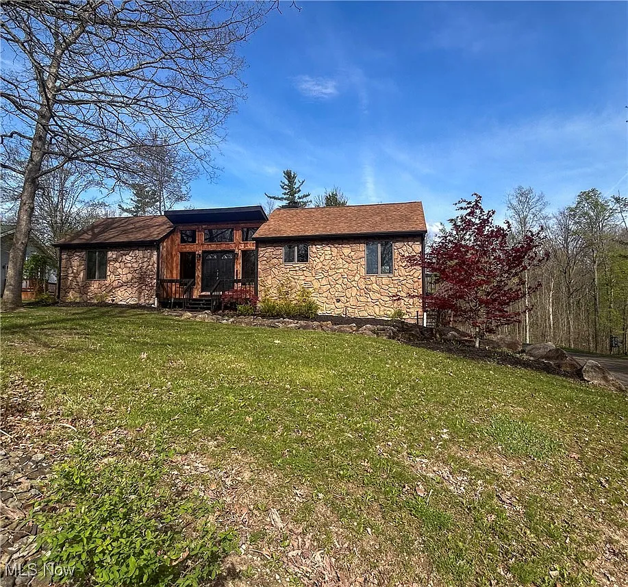 3013 Whispering Pines Dr photo 1