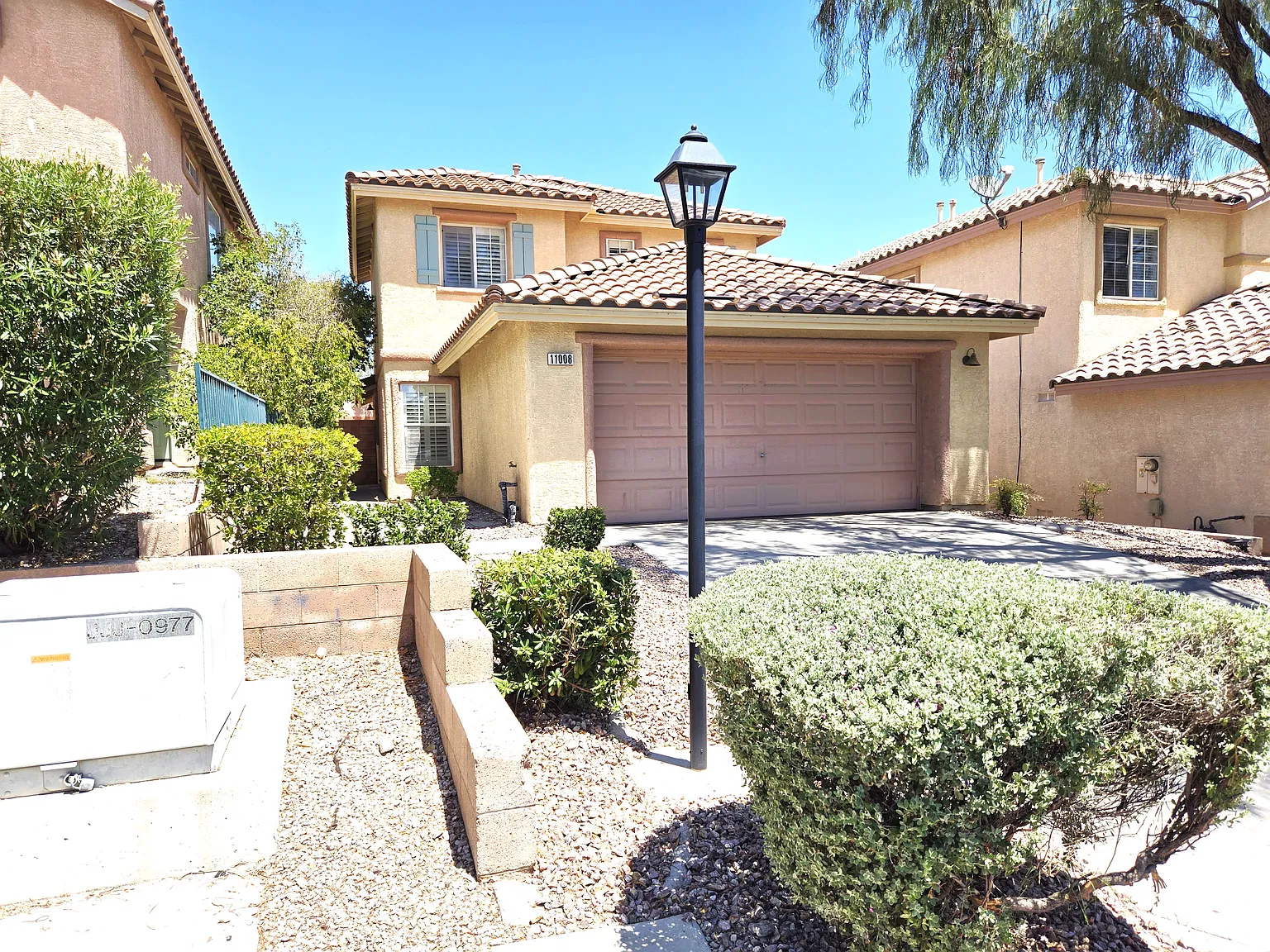 3 bed, 2.5 bath, 1366 sqft, $2,200 — Photo 1