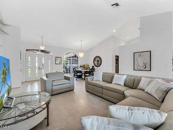 4th image of 532 Roma CT