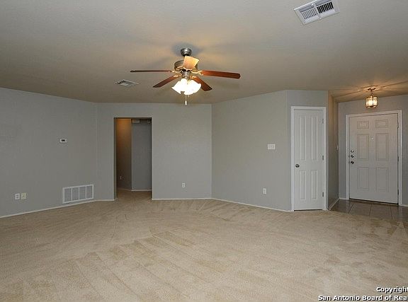 3rd image of 213 Clydesdale St