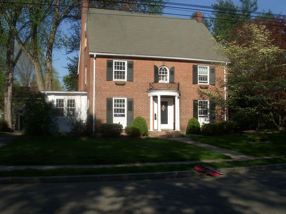 27 Van Buren Avenue