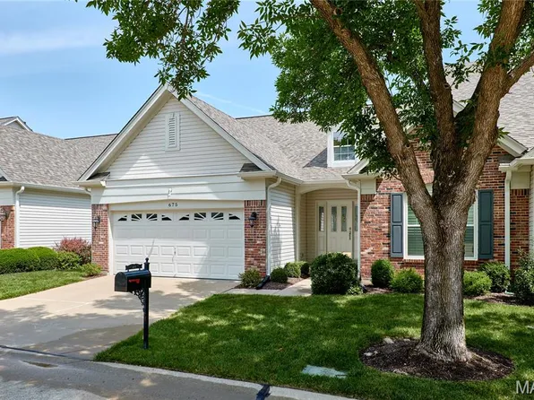 675 Stonebrook Ct, Chesterfield, MO 63005