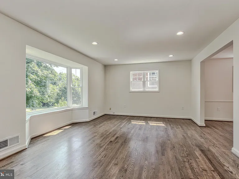 9902 Belhaven Rd — Photo 4