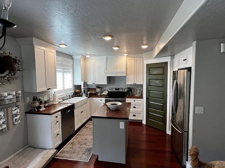 76 E Fairway Dr — Photo 4