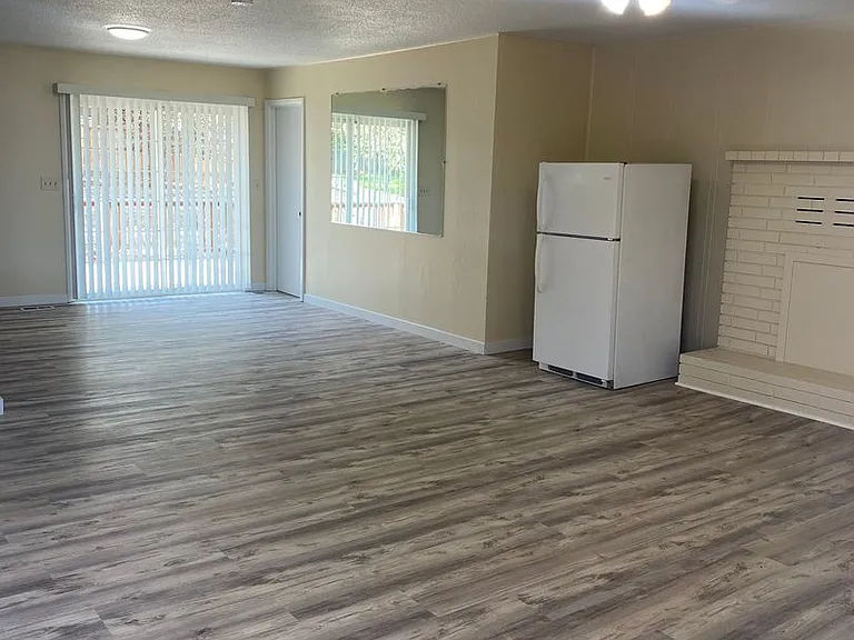 6407 Harvey Dr #A — Photo 1