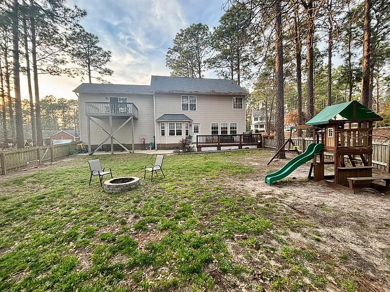 35 Harborview Dr — Photo 16