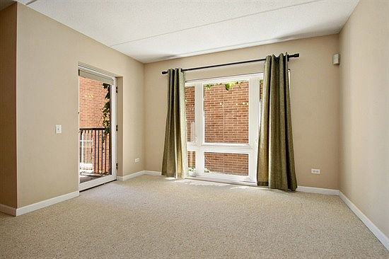 5th image of 811 Chicago Ave APT 406