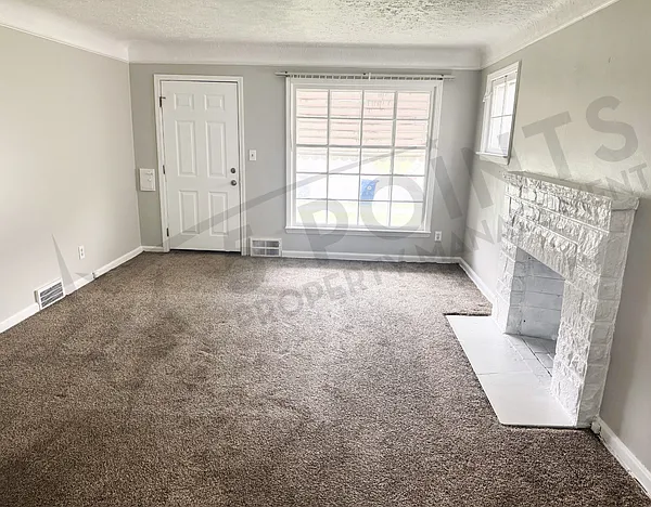 4404 E 175th St — Photo 5