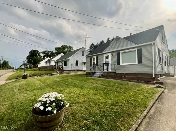 2611 Maple Ave NE, Canton, OH 44714