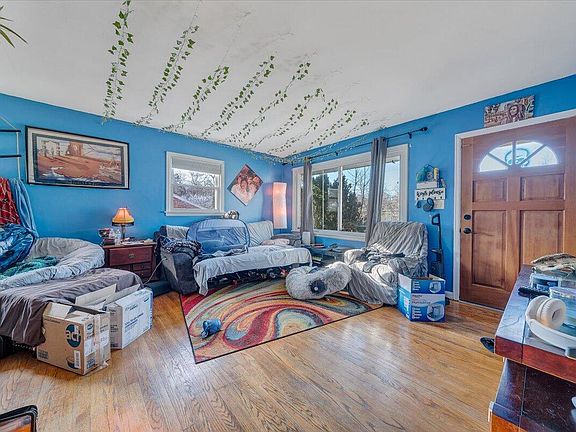 3rd image of 4928 Rowe Ridge Rd NW