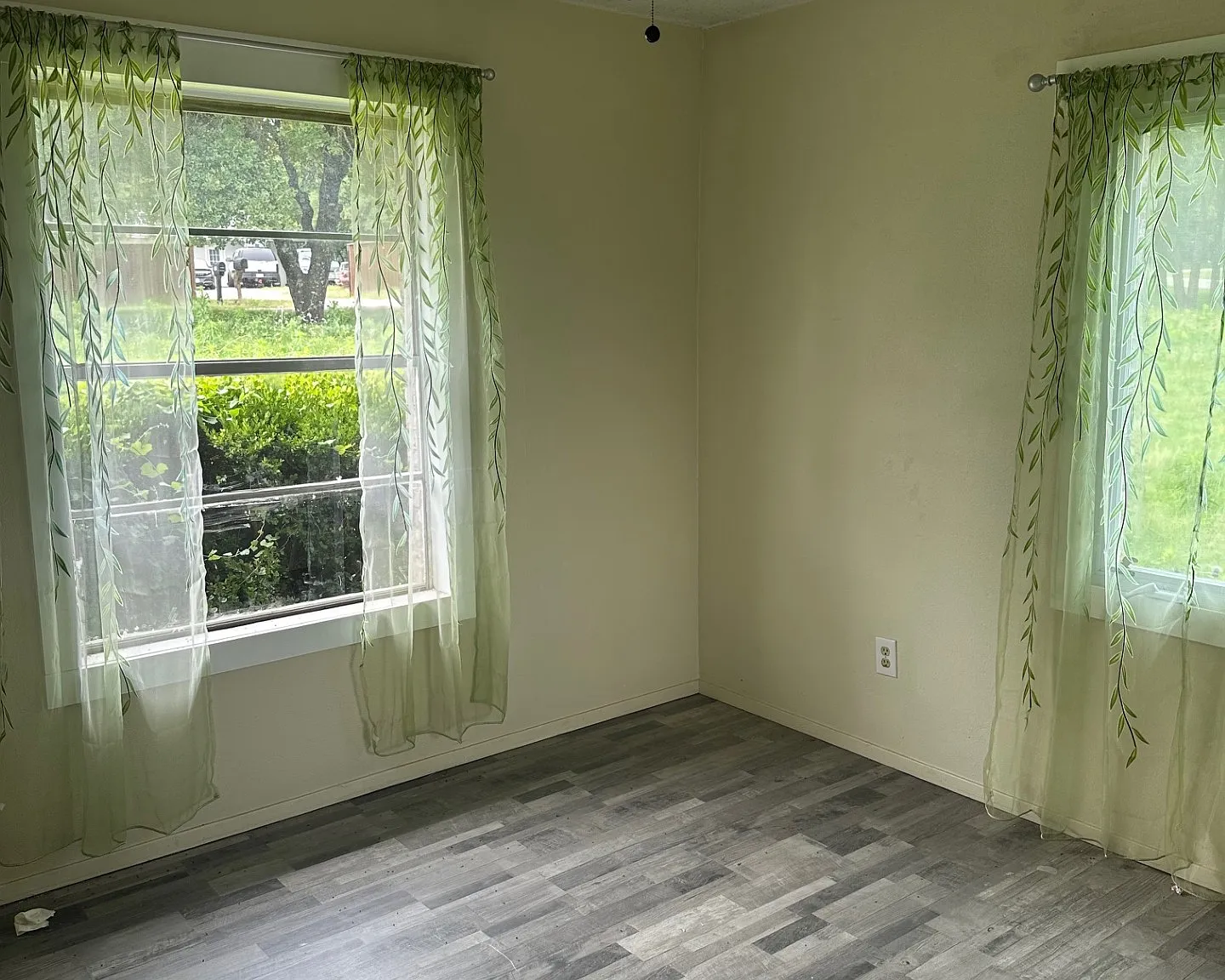 3 bed, 1421 sqft, $1,995 — Photo 2