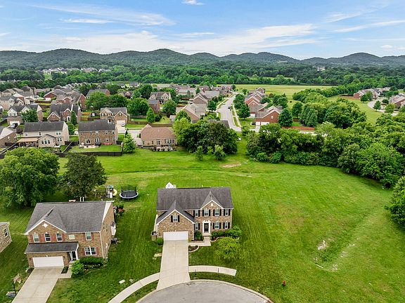 3rd image of 2625 Cortlandt Ct