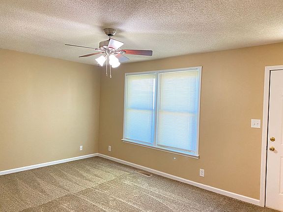 3rd image of 405 Judy Lynn Dr