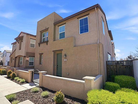 3rd image of 17642 Mystic Dr