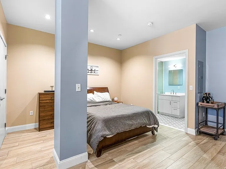 346 Congress St #203 — Photo 10